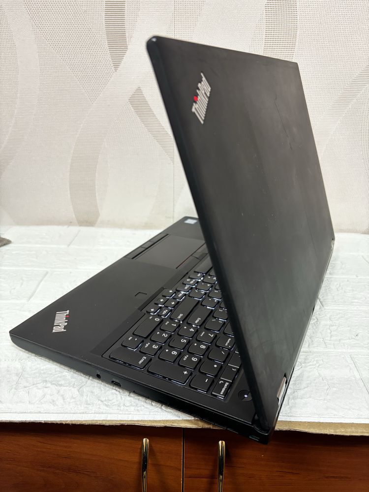 Потужний ноутбук Lenovo Thinkpad P53 FHD IPS i7-9750H/16/512/T1000 4GB