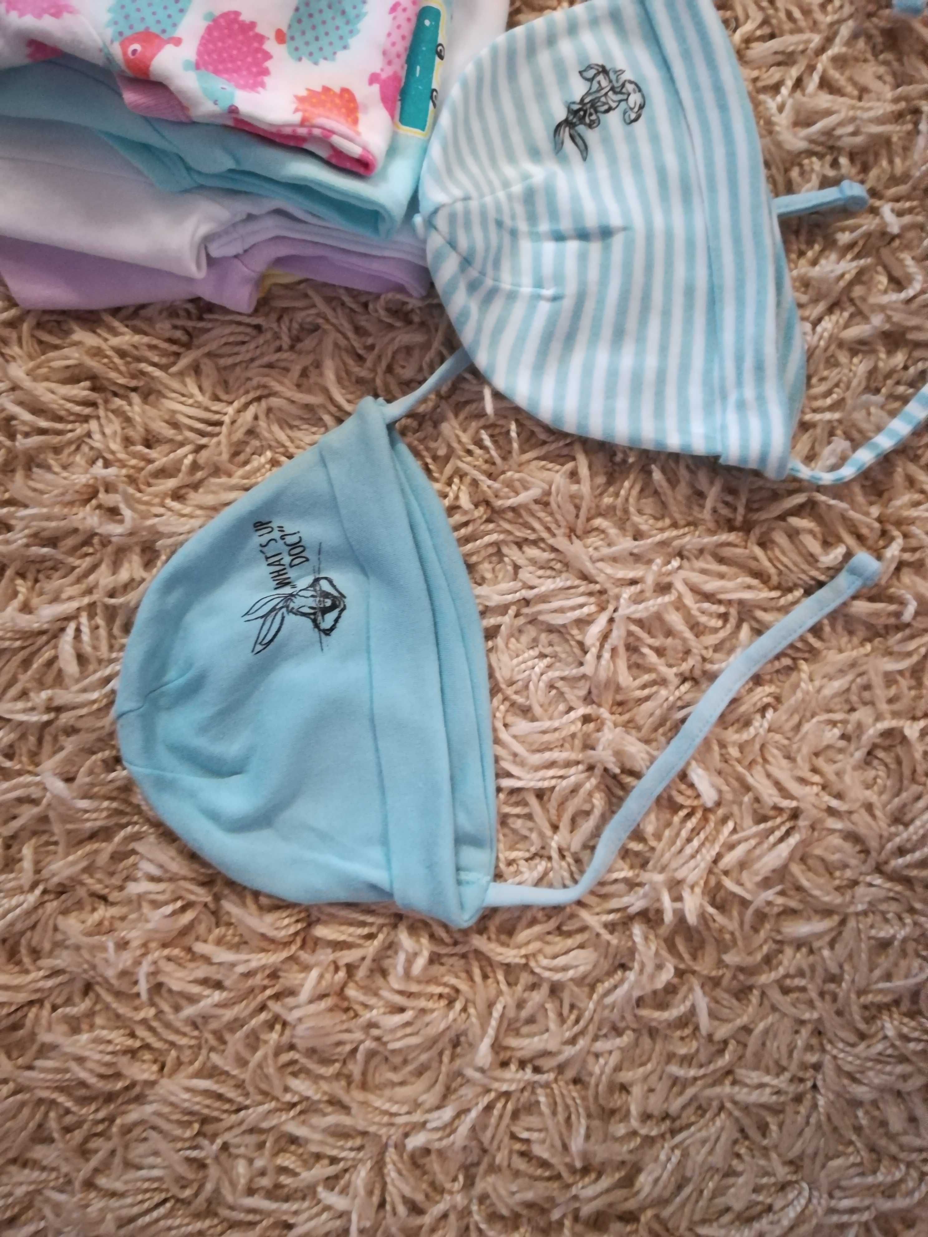 Body rozmiar 68 - 7 szt. + 2 czapeczki + spodnie.
