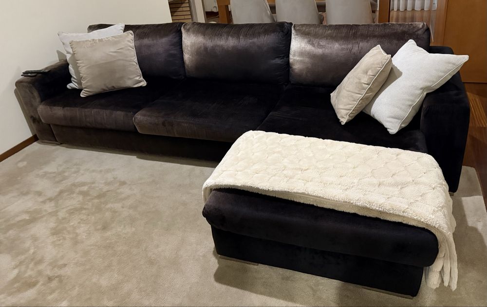 Sofa com chese com 3,10mt de cor preto