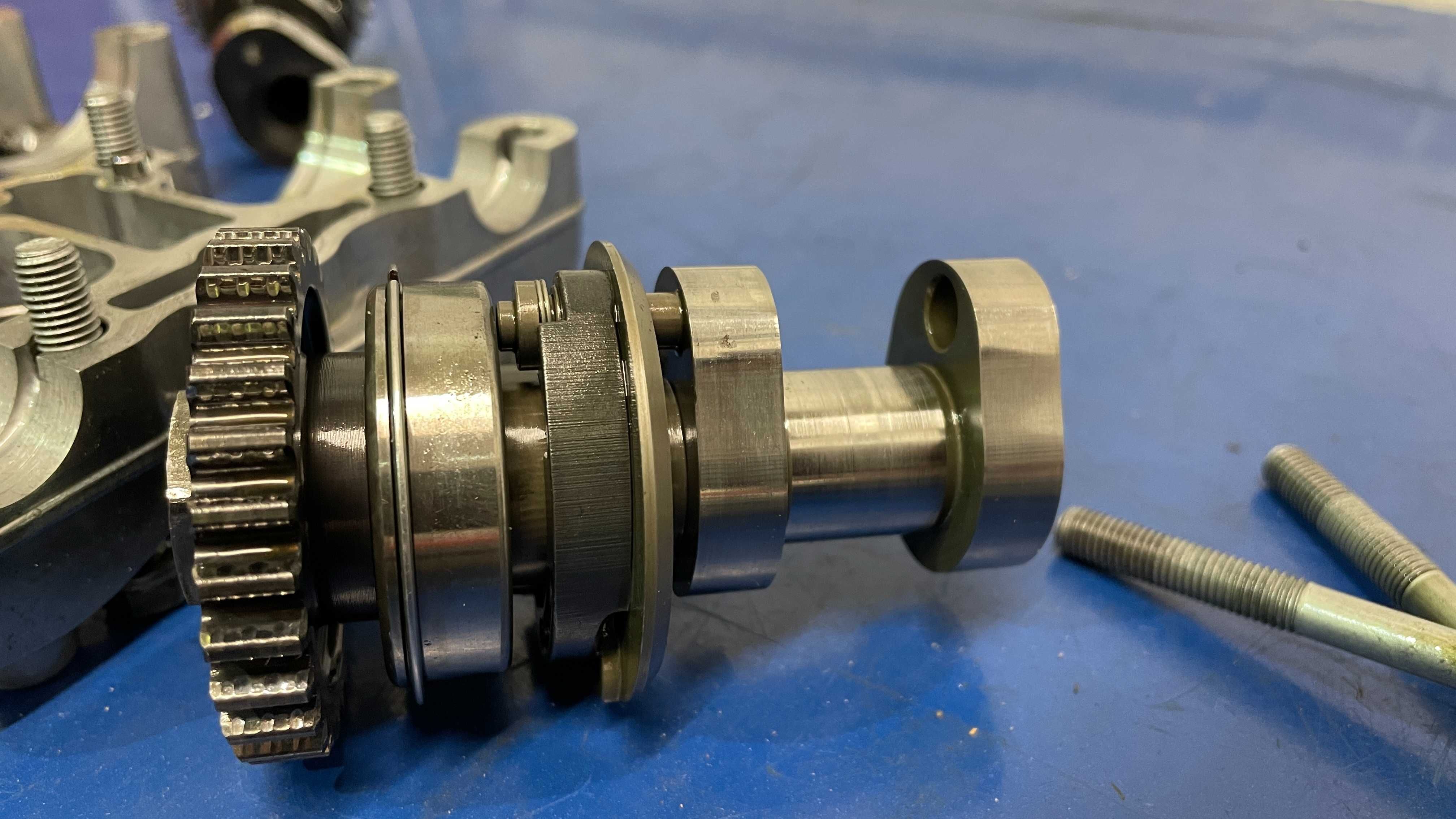 Ktm 250 sxf 04do11 Wałki rozrządu mostki BDB wałek ssący wydechowy