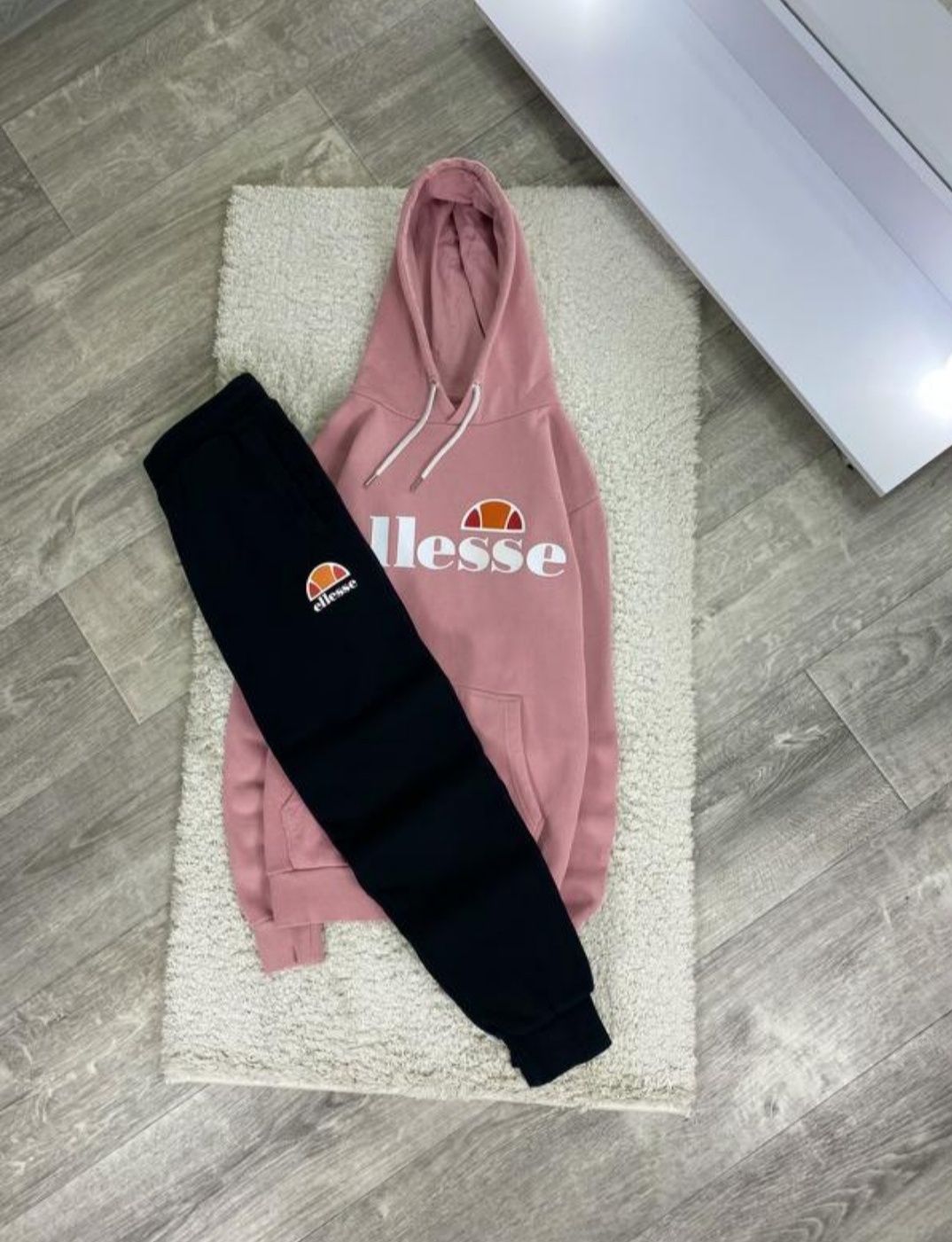 Свитшот худи тринить костюм ellesse  размер м