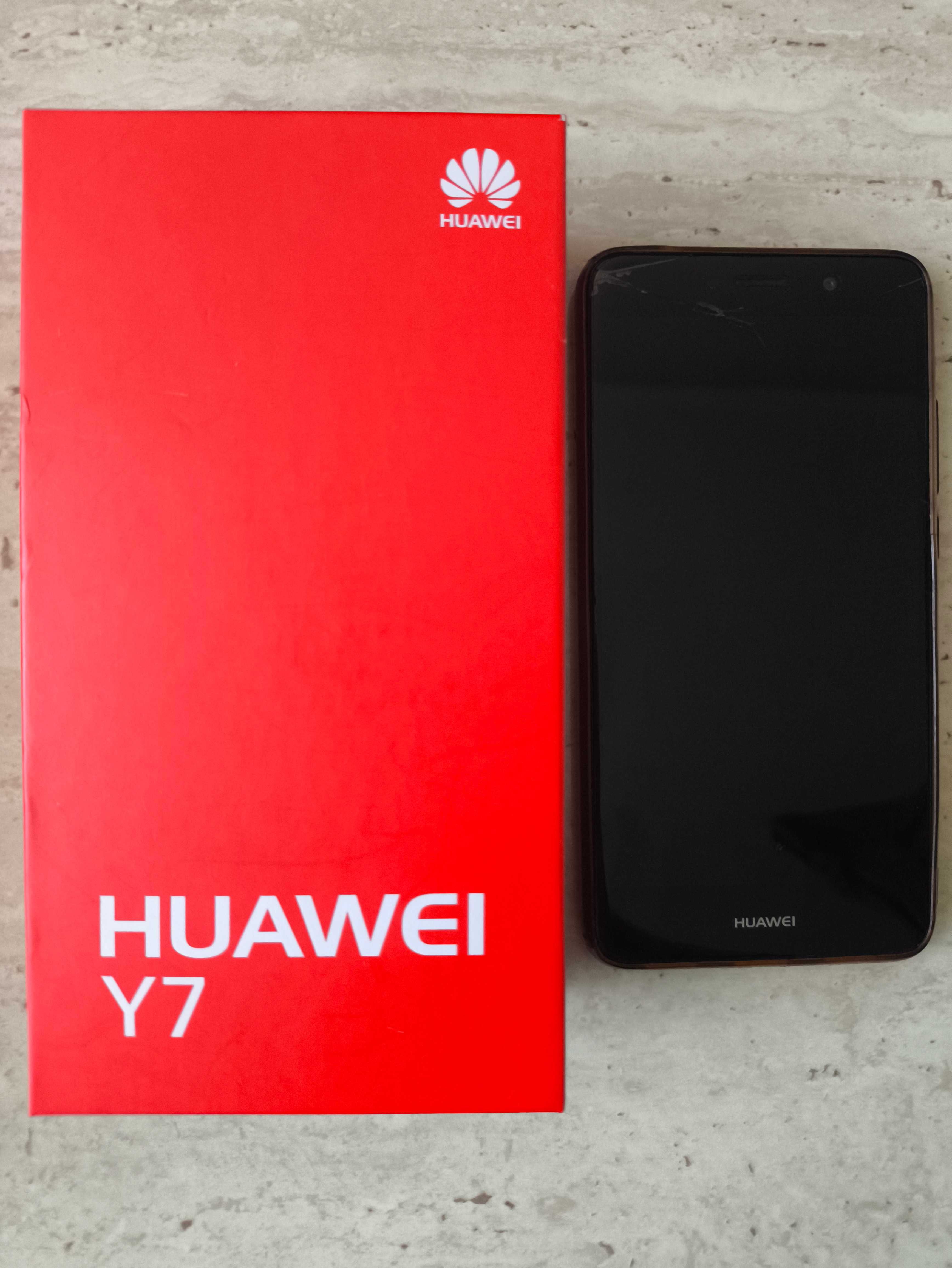 Смартфон HUAWEI Y7