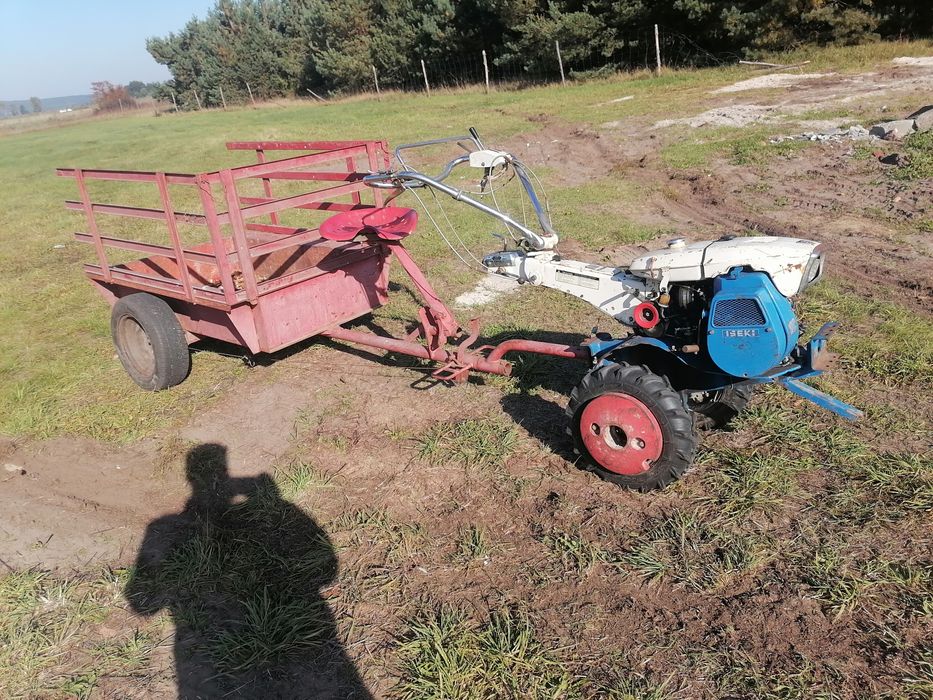Dzik traktorek iseki KS650 z przyczepka i glebogryzarka