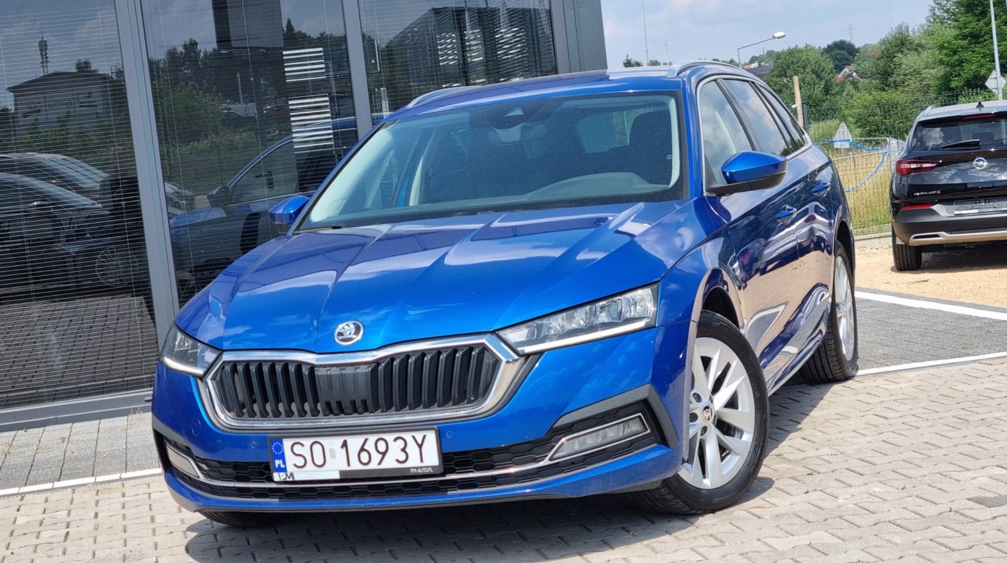 Wynajem Skoda Octavia Kombi z automatyczną skrzynią biegów