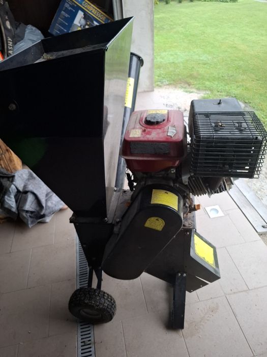 Gałeziarka/rębak spalinowy