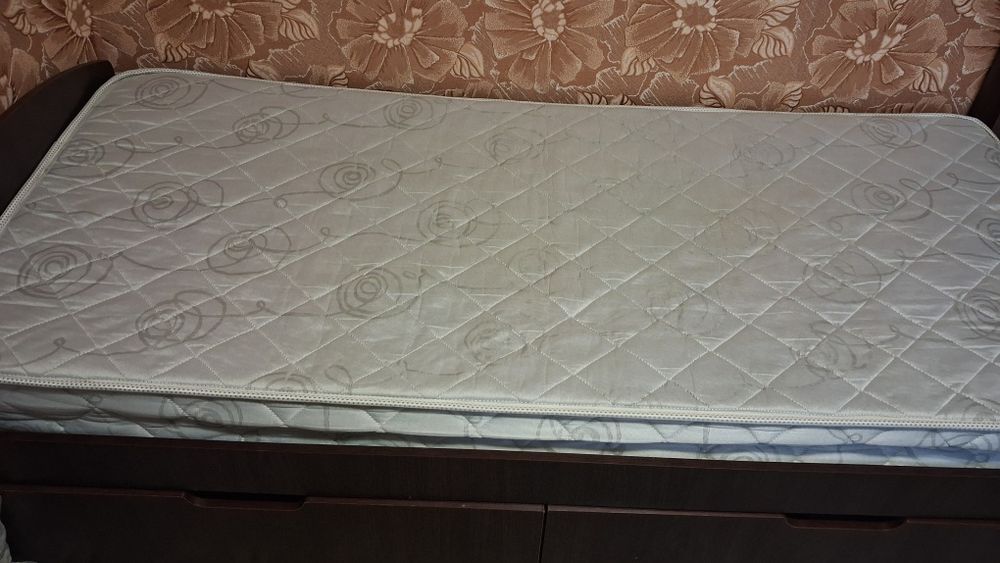 Кровать 90*200см