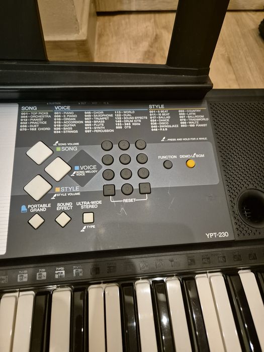 Organy Yamaha YPT-230