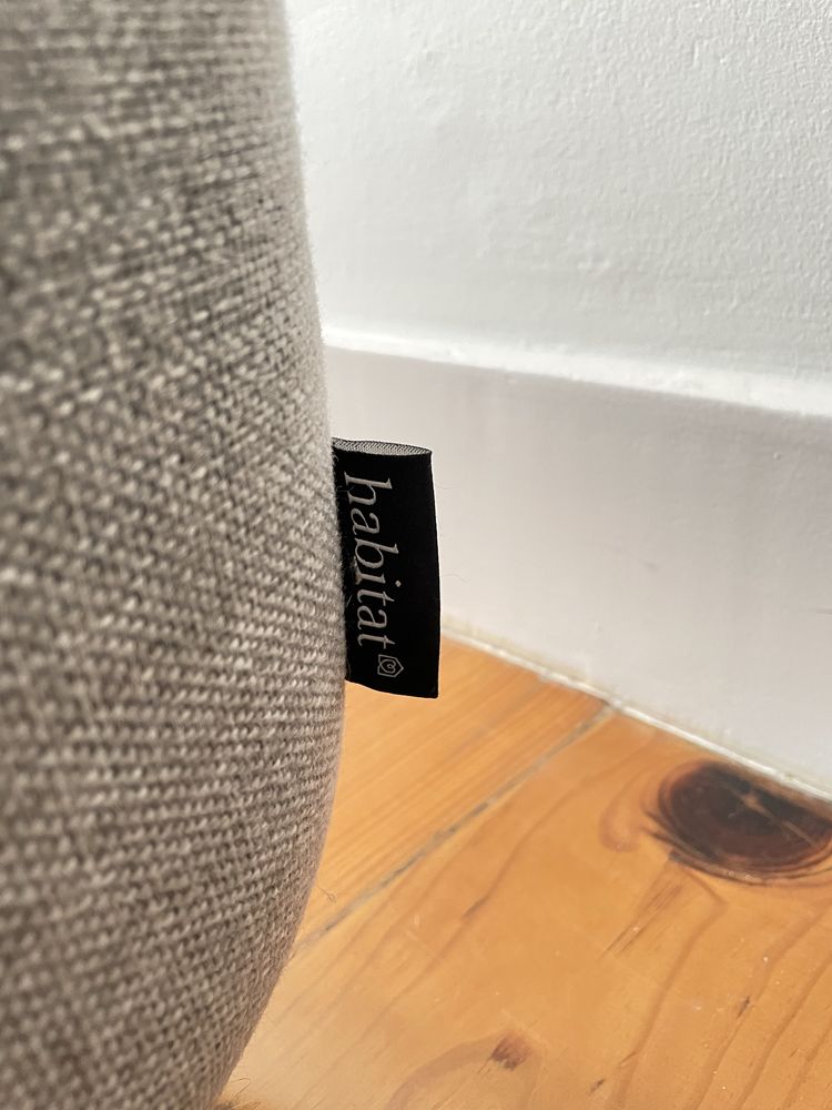 Sofa Habitat cinzento claro