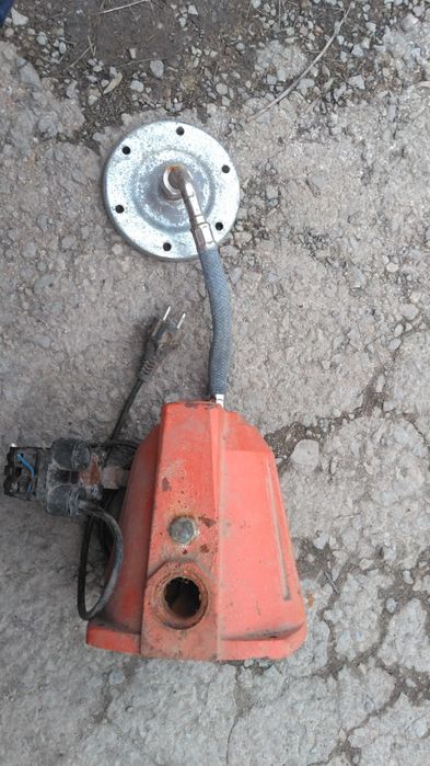 Частина насоса, помпи для води.