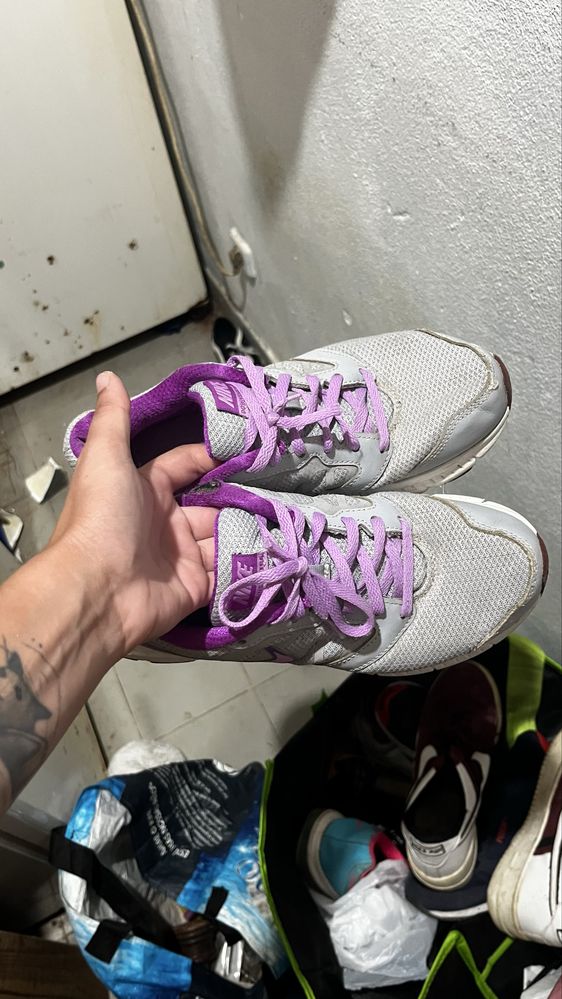 tenis nike roxos