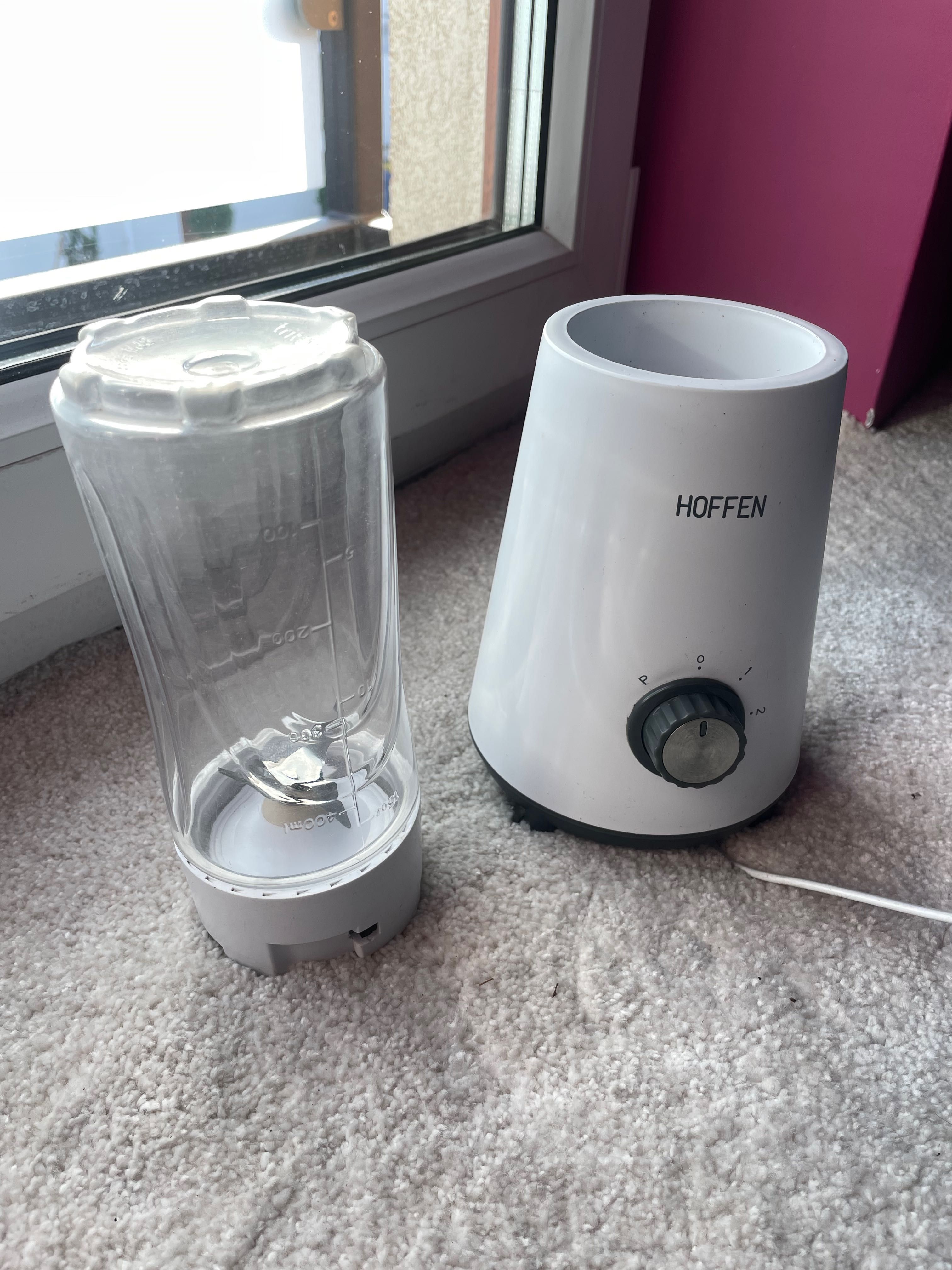 Biały blender Hoffen mały mikser