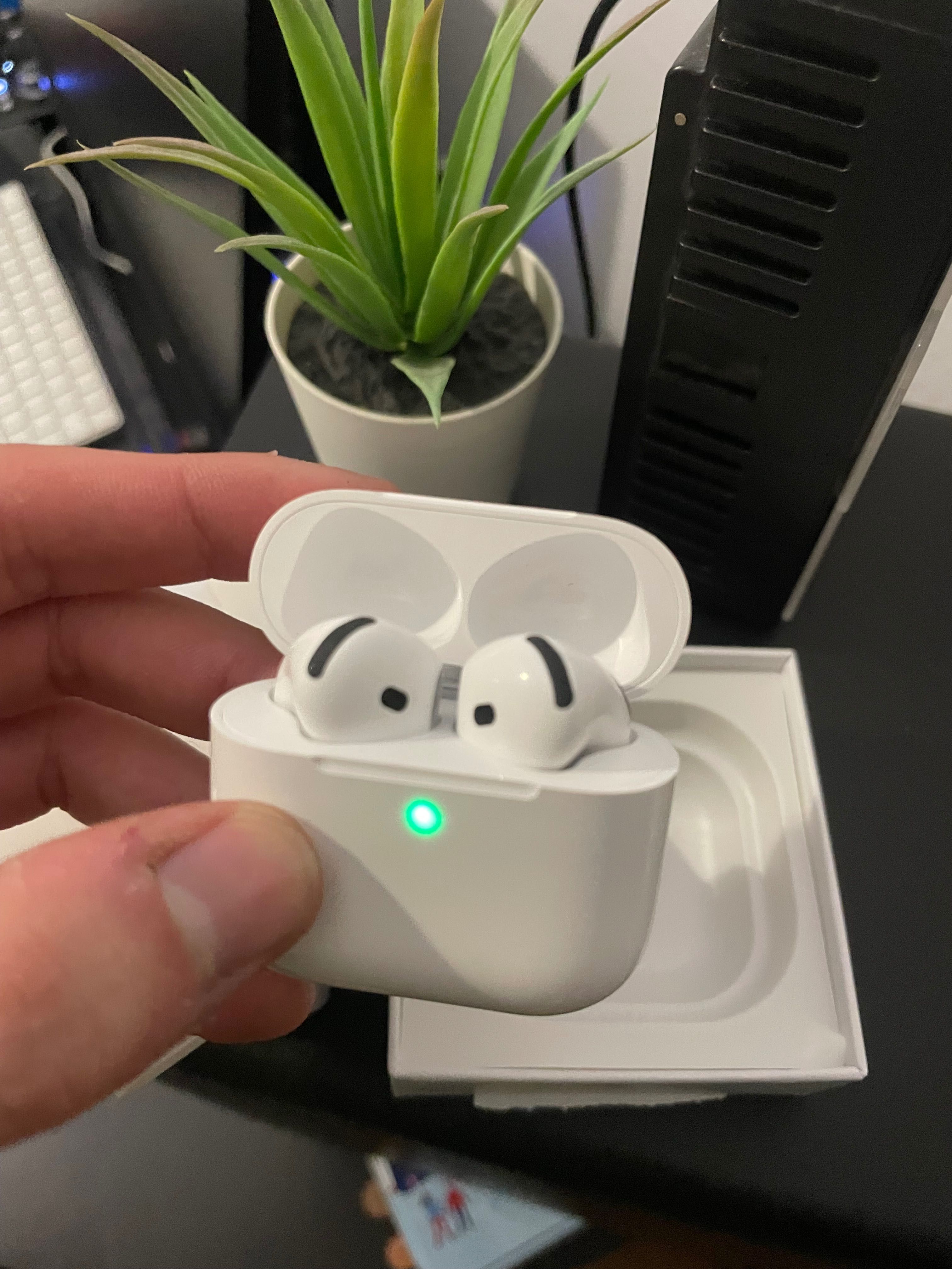 Apple AirPods 4 (USB-C)