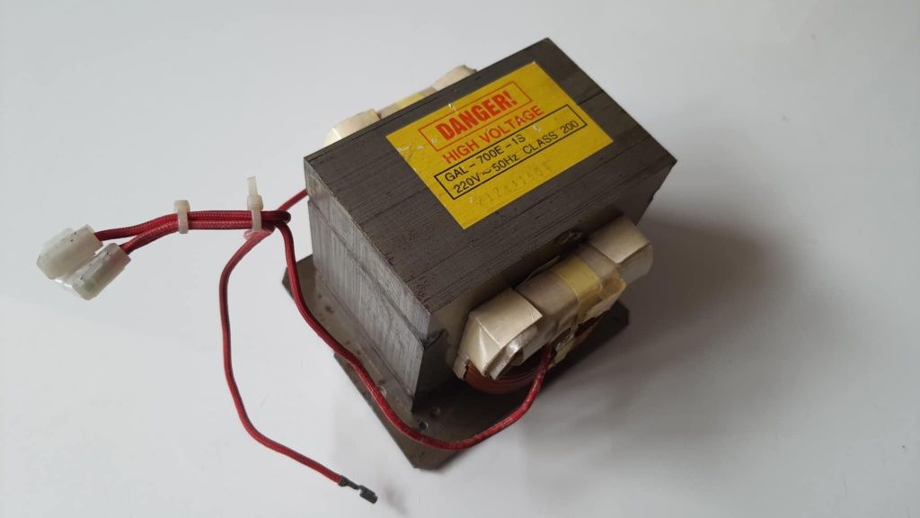 Transformator do kuchenki mikrofalowej Amica