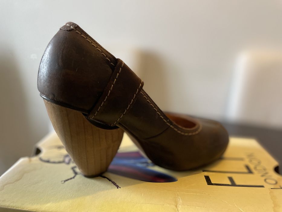 Sapatos fly modelo Road tamanho 38