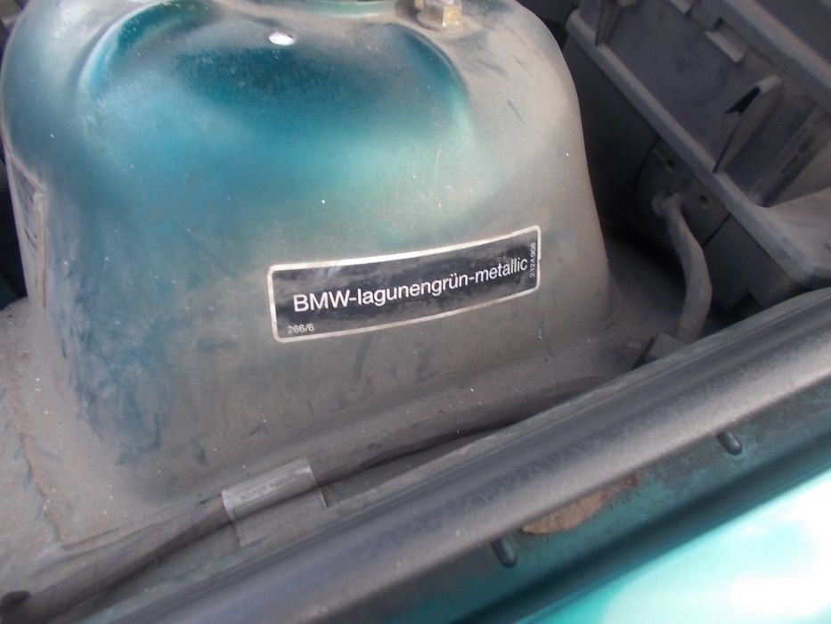 BMW E36 sedan zielony metalik 1.6 benzyna przeznaczone na części