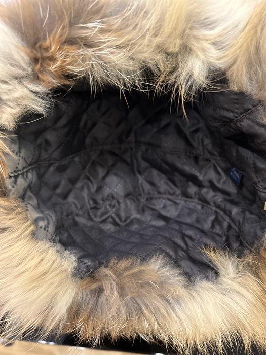 Czapka z naturalnego lisa, futro naturalne, elementy skórzne