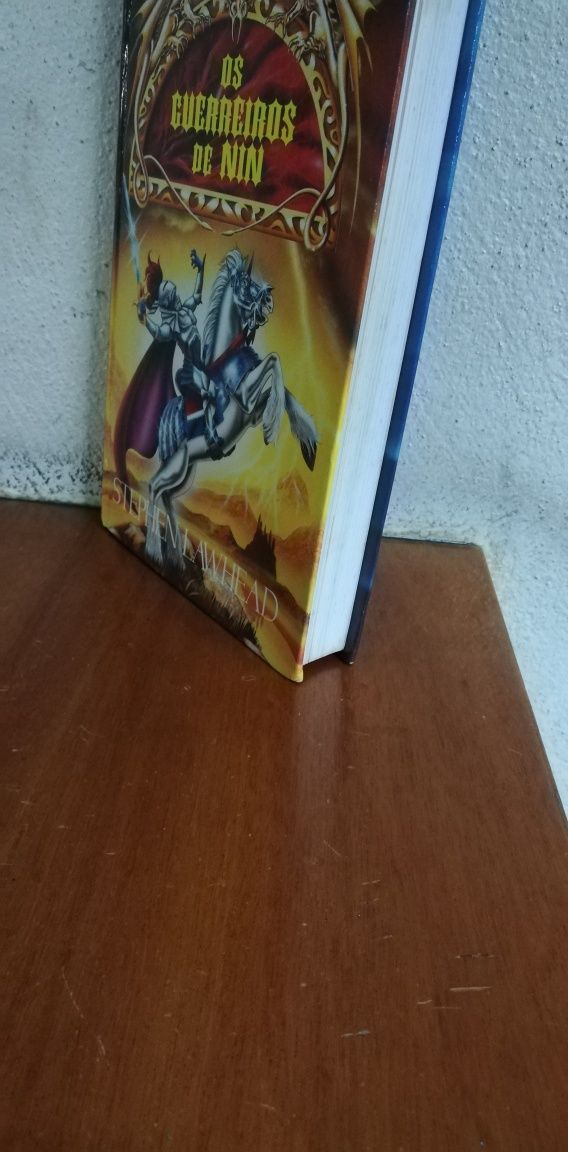 Livro A Saga Do Rei Dragão se Guerreiros De Nin