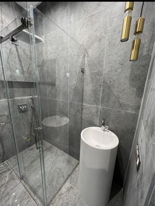 Послуги по укладанню плитки, плиточнік