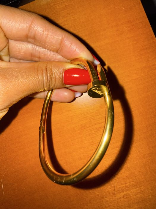 Cartier prego dourada