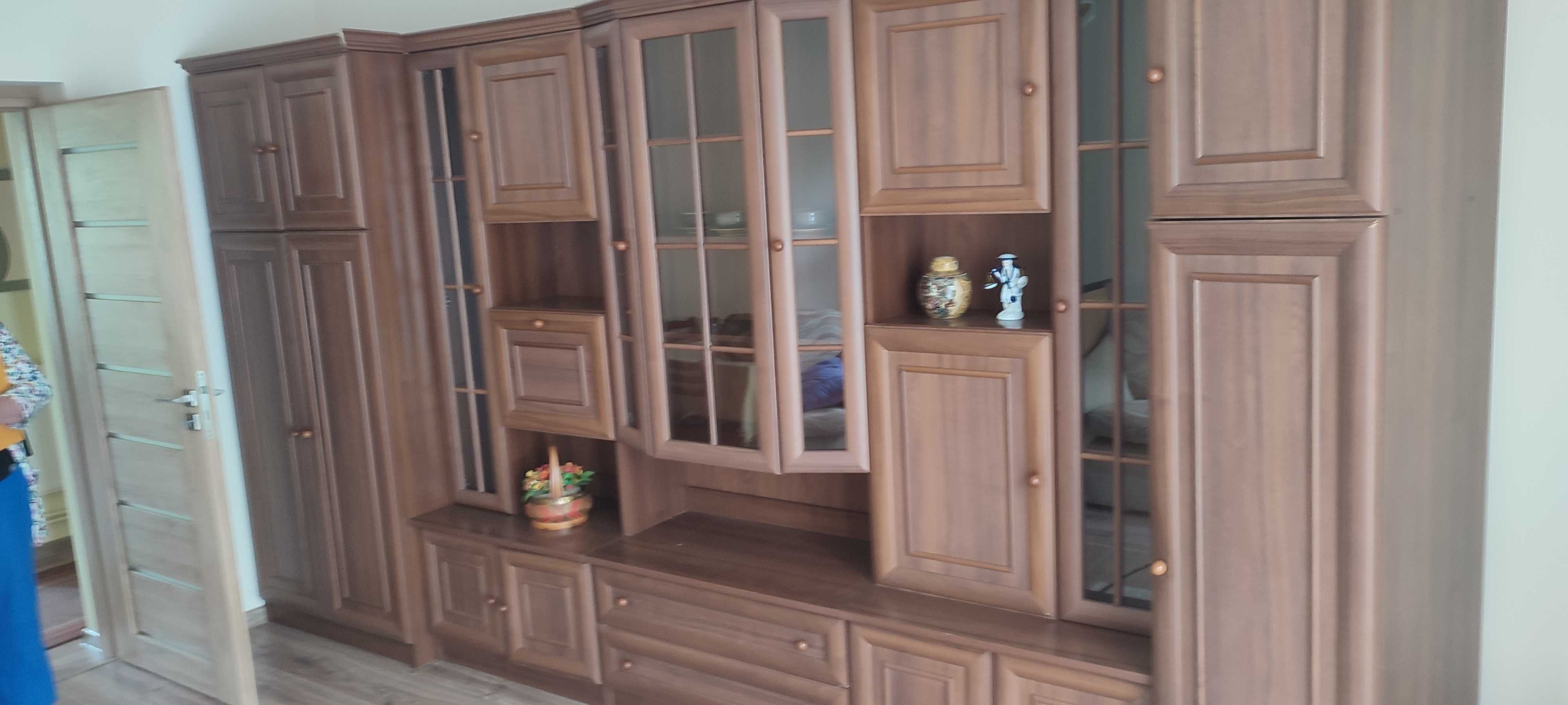 Meblo ścianka i rozkładana sofa