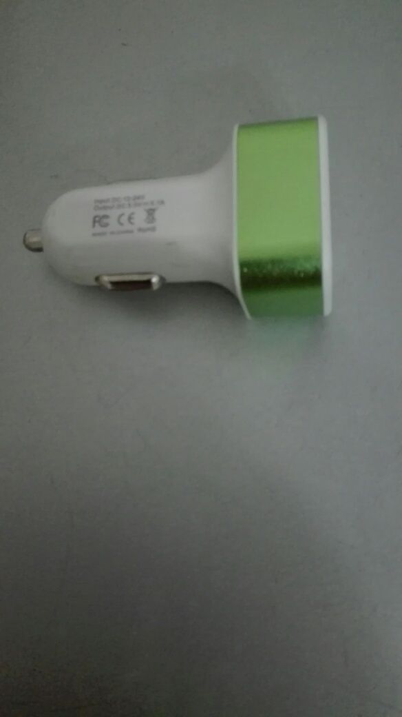 Carregador de Isqueiro USB 3 portas