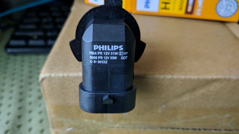 Галогенная лампа Philips HB4 12V 9006PRC1 новая