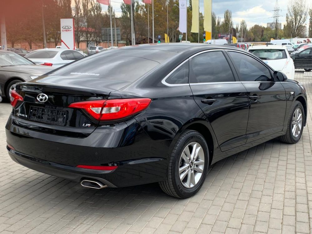 Hyundai Sonata  Подобова оренда авто,та довготривала під таксі
