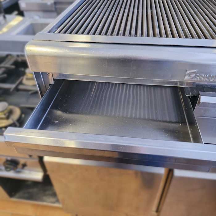 Grelhador elétrico de bancada Arris com 2 zonas (800x700x450mm)