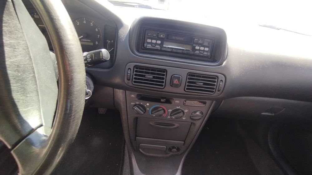 Toyota Corolla cinco lugares