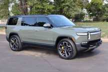 Rivian R1S  2022