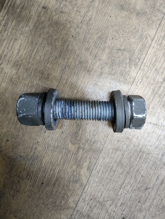 Śruba m24x110mm.