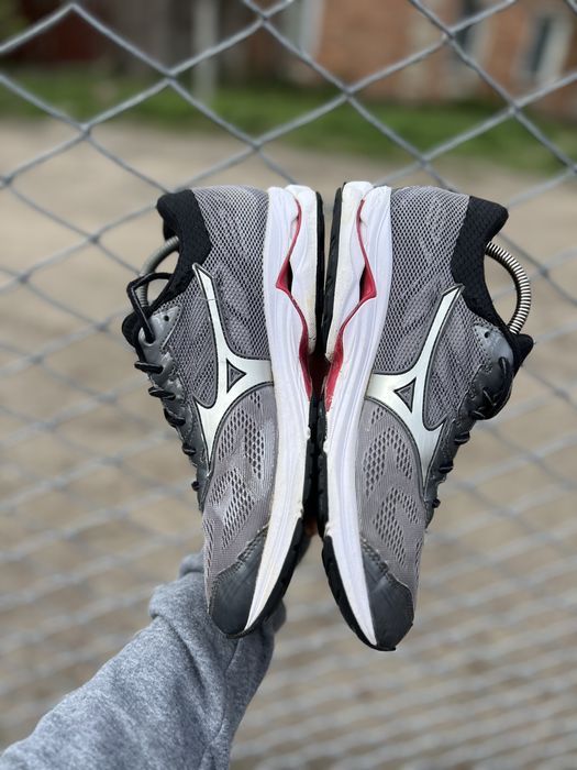 Mizuno WAVE RIDER кроссовки оригинал 42 размер