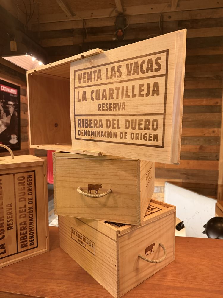 Caixa de madeira garrafas vinho
