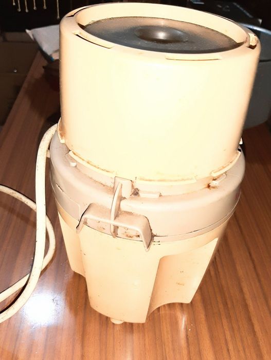 Picadora Moulinex a funcionar