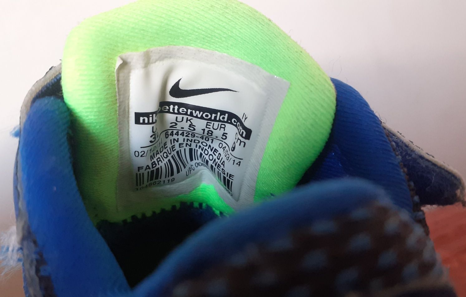 Sapatinhas nike criança (usadas em bom estado  , tamanho 18.5)