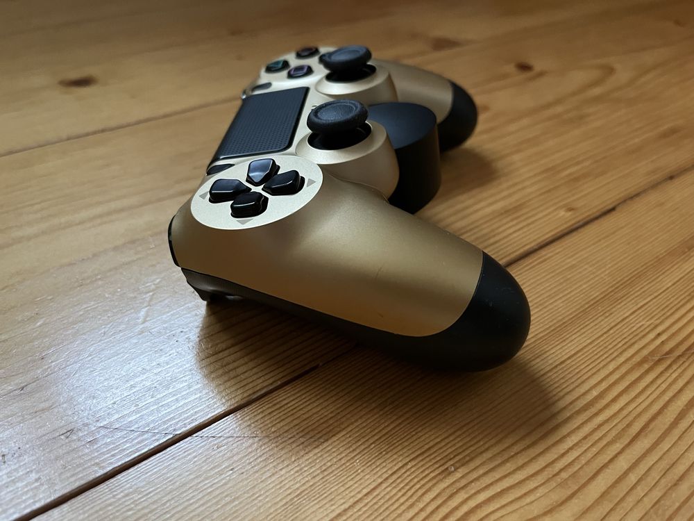 Sony DualShock 4 V2 Złoty + Back Button Attachment