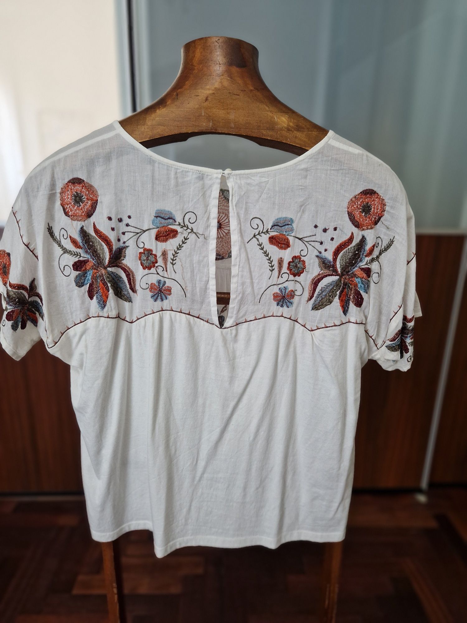 T-shirt com bordados Sfera