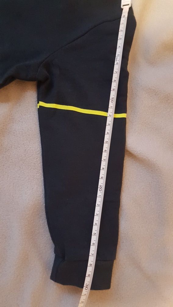 Granatowa bluza, r. 98