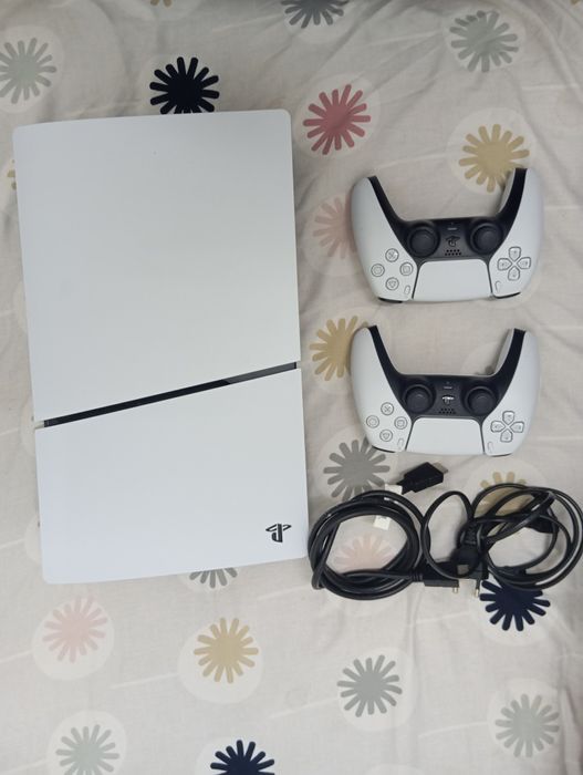 Vendo PS5 na caixa e com nota fiscal, novo!!