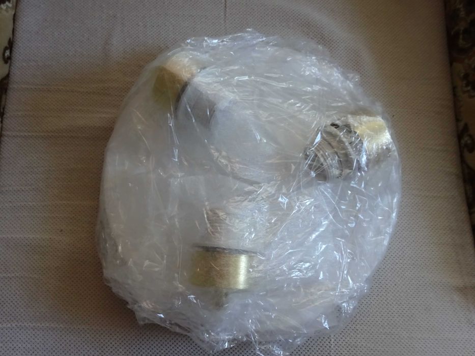 Nowa lampa 3  punktowa sufitowa, bez kloszy