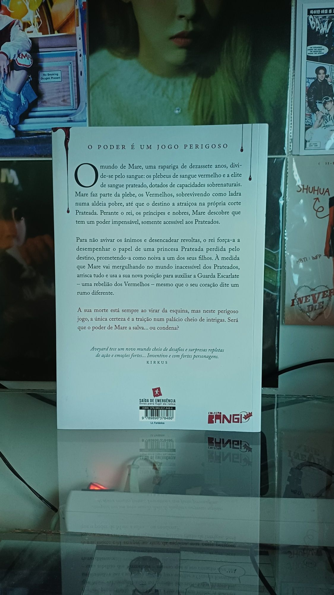Rainha vermelha de Victoria Aveyard
