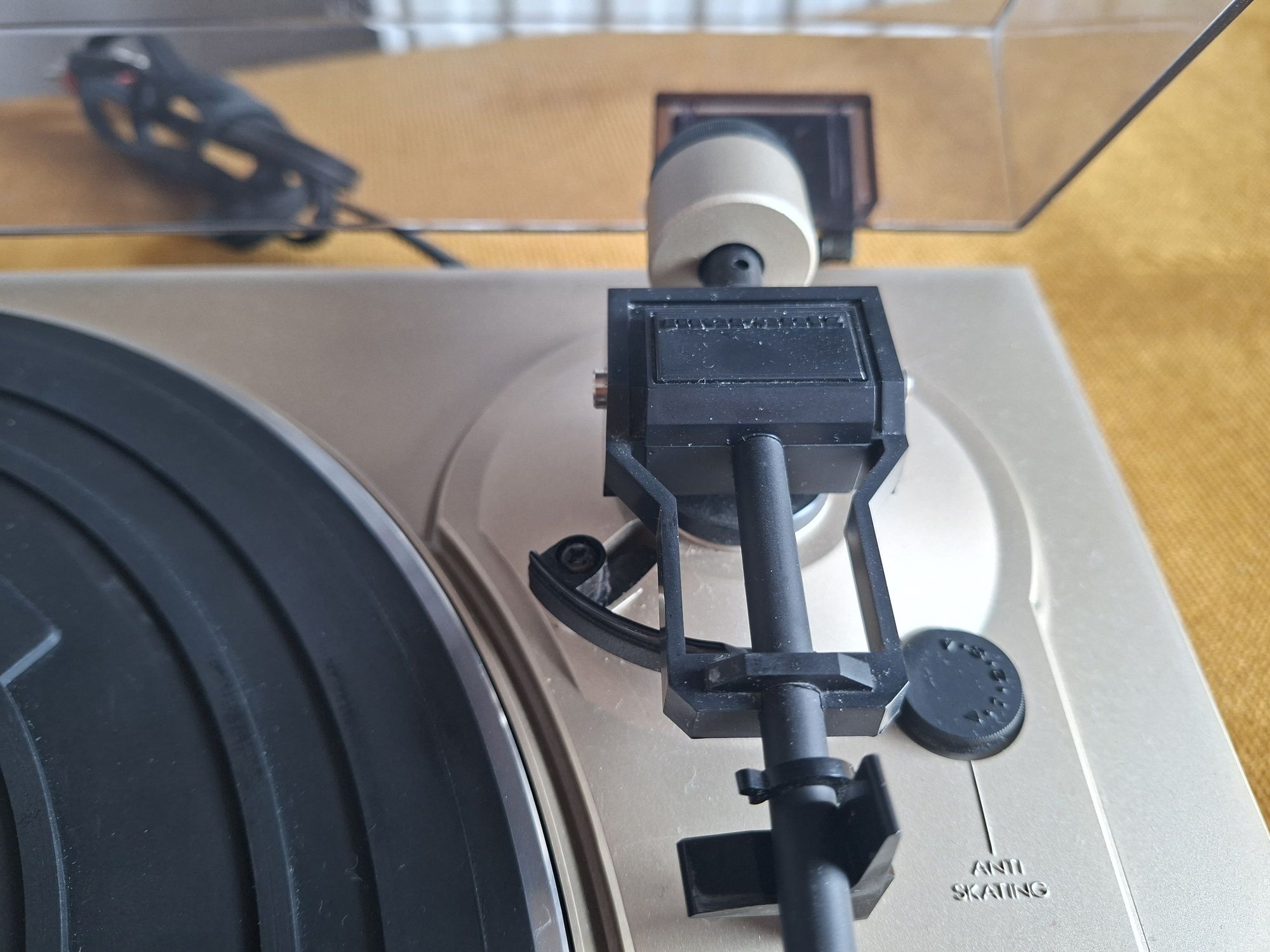 Gramofon Marantz TT 130