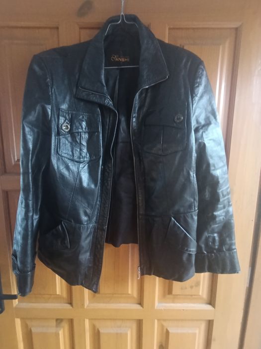 Продам чорну шкіряну куртку 4XL