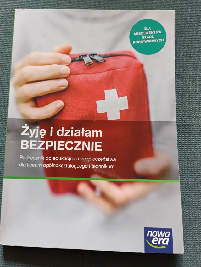 Podręcznik EDB Żyje i działam bezpiecznie kl.1 liceum i technikum