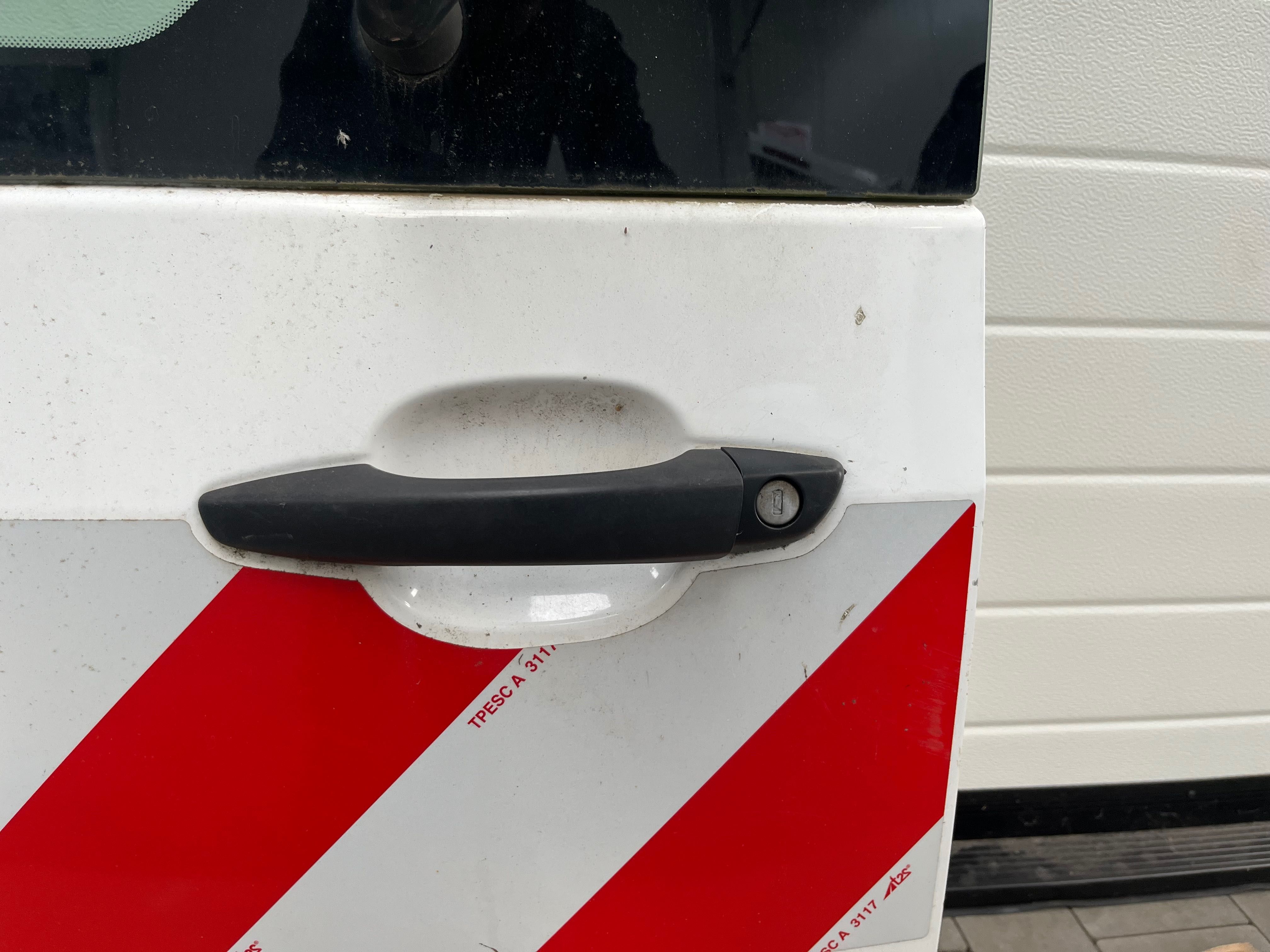 Drzwi tylne Berlingo lift uszkodzone