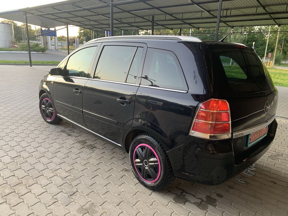 Opel zafira B 2006рік бензин 1.6 механіка