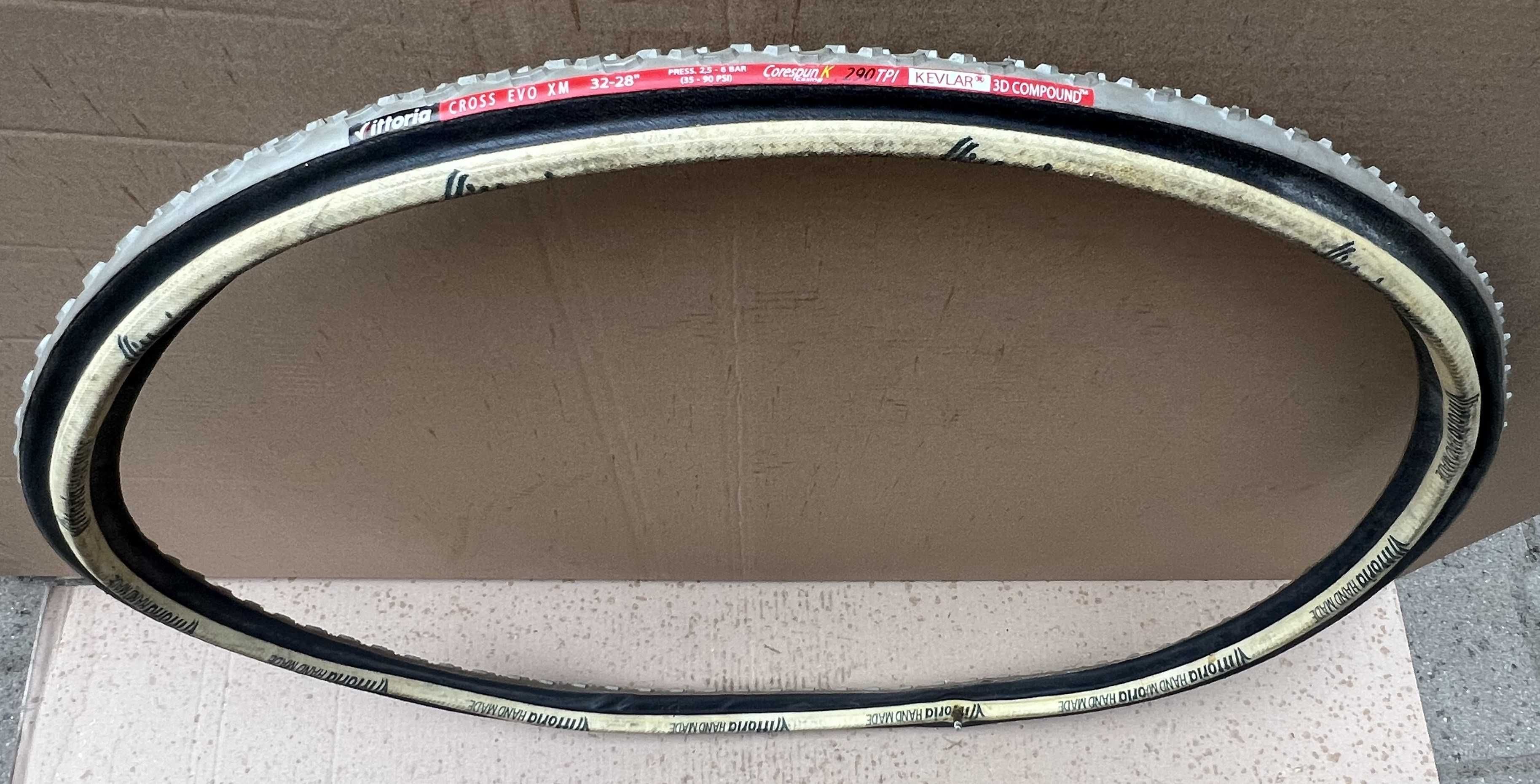 Opona szytka VITTORIA CROSS EVO XM 32-28" CORESPUN Kevlar 3D klejonka
