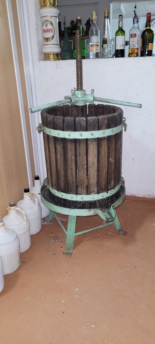 Prensa de fazer Vinho (média)