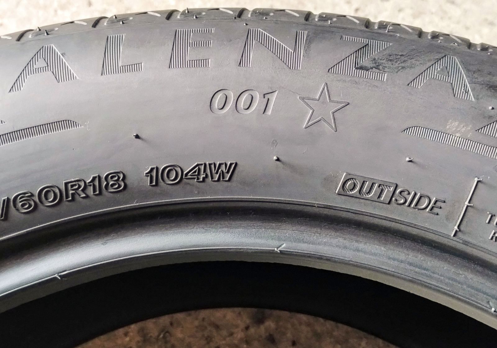 Шини літні R18 225/60 Bridgestone Alenza 001