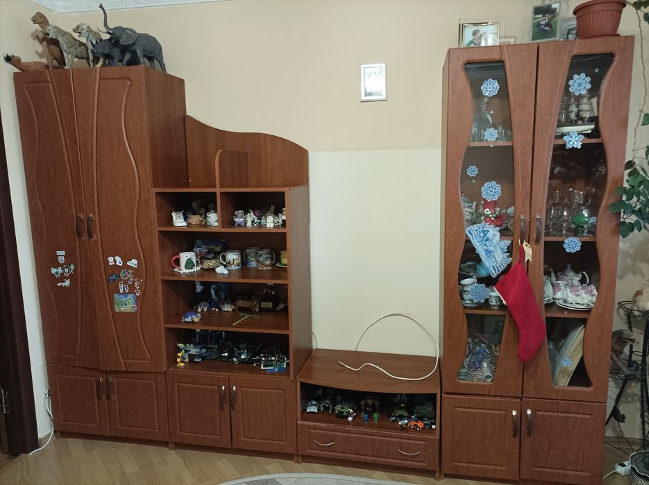 Стінка у вітальню, шафа, комод, меблі терміново